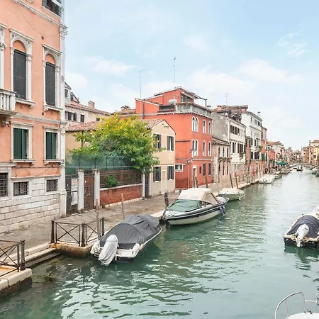 Colorful Venetian R&r Lejlighed *