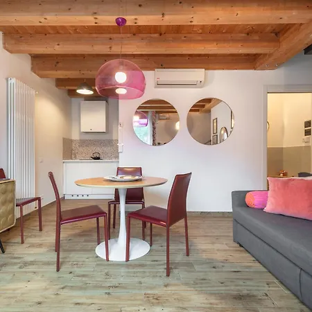 Colorful Venetian R&r * Benátky