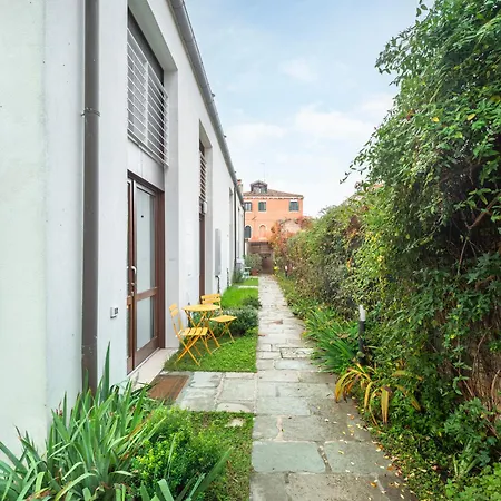 Colorful Venetian R&r アパート *